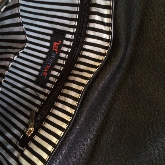 ✳️✳️PRICE DROP✳️✳️ Black Justfab clutch - Picture 3 of 3